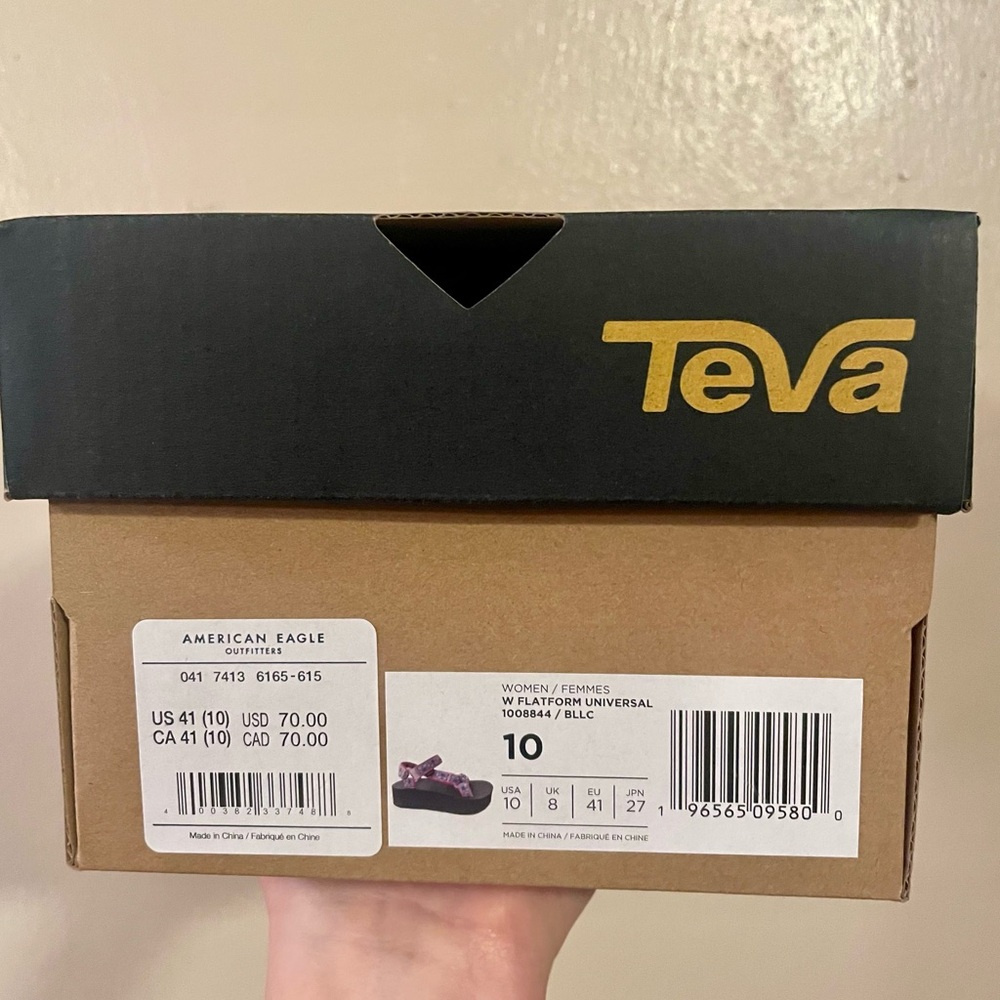 New in Box✨ Teva Butterfly Flatform Universal Sandal - Picture 7 of 7